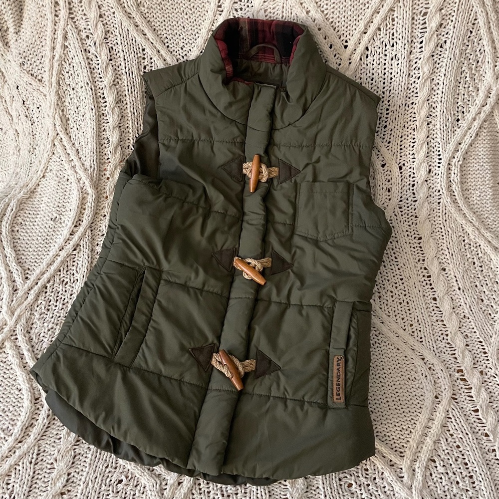Legendary Whitetails women's quilted vest. Army green. Women's small